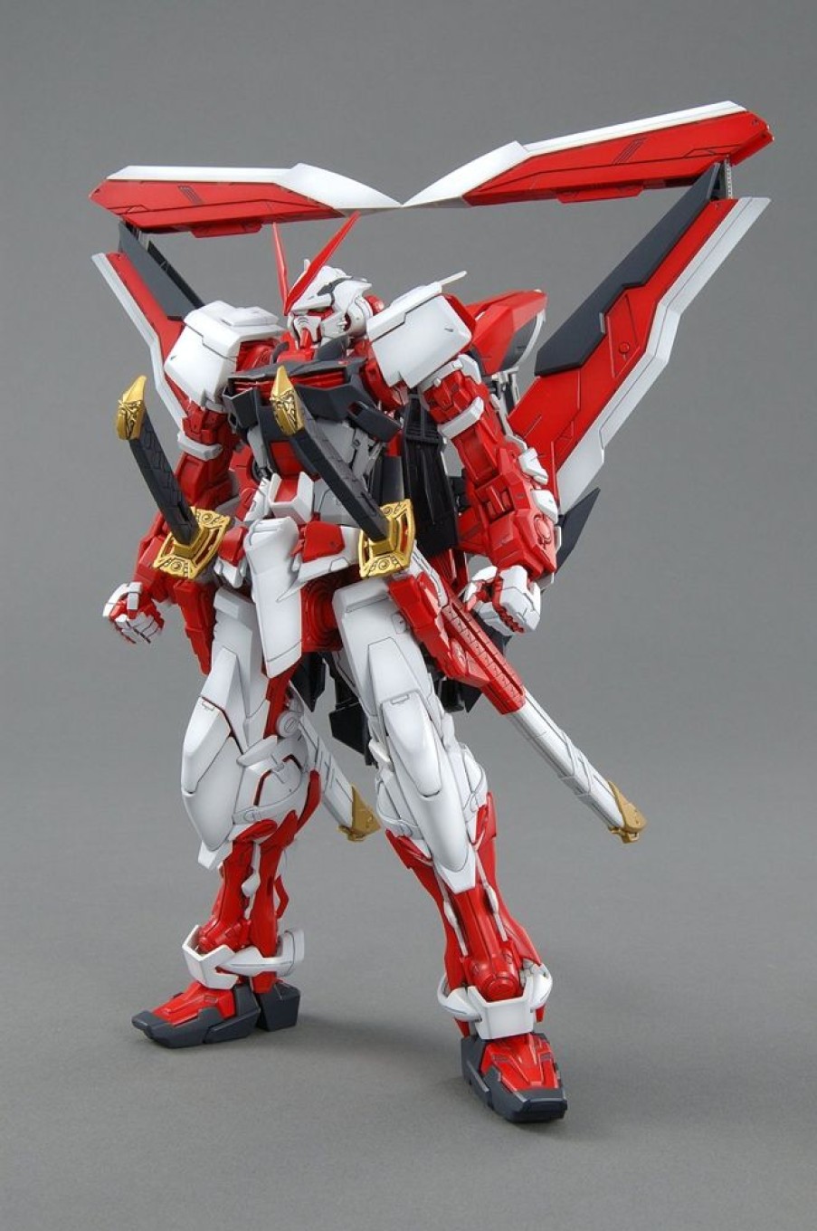 Bandai Model Kit | Gundam - Model Kit - Mg 1/100 - Astray Red Frame Revise - 18 Cm