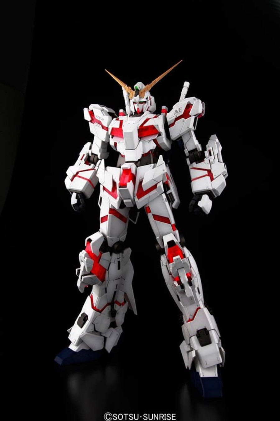 Bandai Model Kit | Gundam - Model Kit - Pg Unicorn Rx-0 1/60